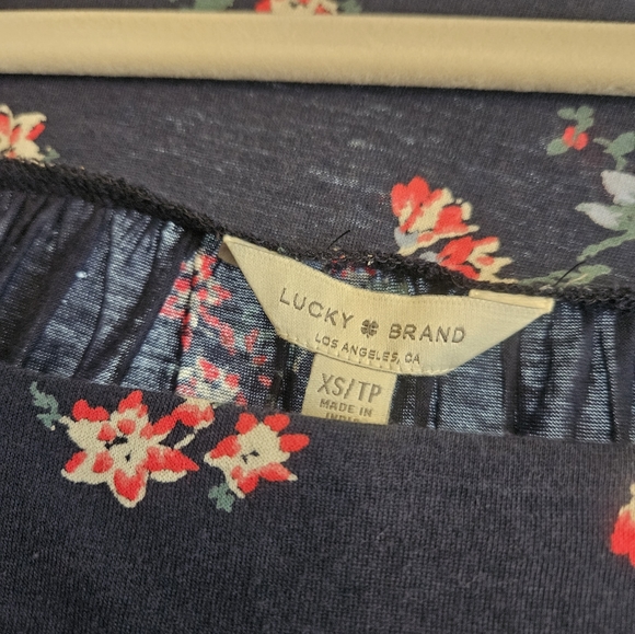 Lucky Brand Top - Picture 4 of 5
